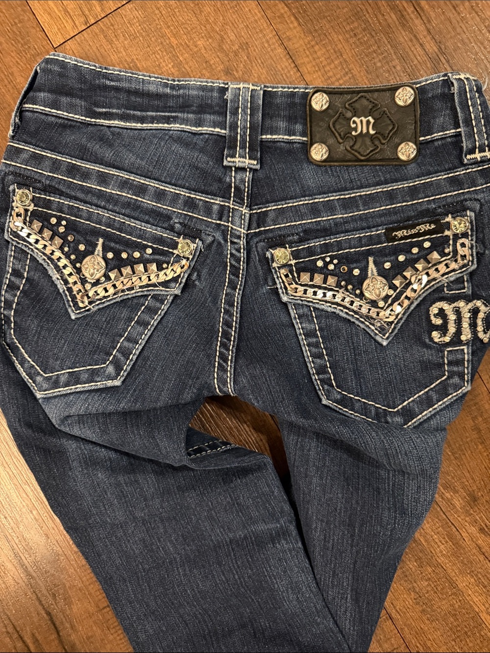 Miss Me Dark Blue Flare Jeans with Embellished Pockets, size 23 - Picture 3 of 5